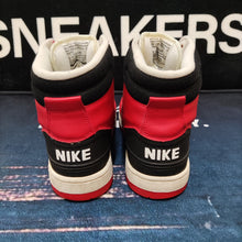 Carica l'immagine nel visualizzatore di Gallery, Nike Air Force 2 High 'Chicago' (43 EUR/9.5 US) (2003) *Pre-Owned*