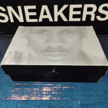 Cargar imagen en el visor de la galería, Air Jordan 11 Retro 'Playoffs' (2001)