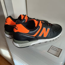 Carica l'immagine nel visualizzatore di Gallery, New Balance 576 LFB 'Liverpool FC 125th Anniversary' Made in England (2017) *Pre-owned*