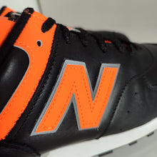 Carica l'immagine nel visualizzatore di Gallery, New Balance 576 LFB 'Liverpool FC 125th Anniversary' Made in England (2017) *Pre-owned*