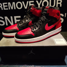 Cargar imagen en el visor de la galería, Air Jordan 1 Retro 'Bred' (2001)