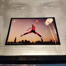 Cargar imagen en el visor de la galería, Air Jordan 1 Retro 'Bred' (2001)