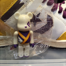 Cargar imagen en el visor de la galería, Converse Weapon Vintage x Medicom Be@rbrick Pack  (2010)