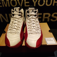 Cargar imagen en el visor de la galería, Air Jordan 12 OG 'Cherry' (1997) *Pre-Owned*