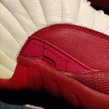 Cargar imagen en el visor de la galería, Air Jordan 12 OG 'Cherry' (1997) *Pre-Owned*