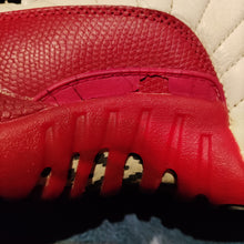 Cargar imagen en el visor de la galería, Air Jordan 12 OG 'Cherry' (1997) *Pre-Owned*