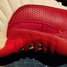 Cargar imagen en el visor de la galería, Air Jordan 12 OG 'Cherry' (1997) *Pre-Owned*