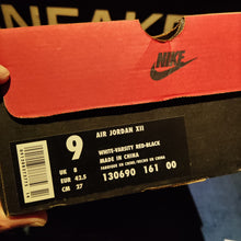Cargar imagen en el visor de la galería, Air Jordan 12 OG 'Cherry' (1997) *Pre-Owned*