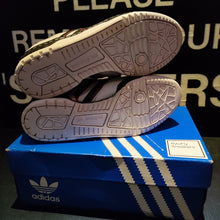 Cargar imagen en el visor de la galería, Adidas E.P. Pro Low 'Epi' (2005) *Pre-Owned*