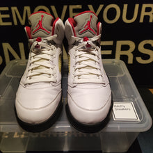 Cargar imagen en el visor de la galería, Air Jordan 5 Retro 'Fire Red CDP' (2008) *Pre-Owned*
