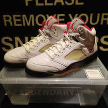 Cargar imagen en el visor de la galería, Air Jordan 5 Retro 'Fire Red CDP' (2008) *Pre-Owned*
