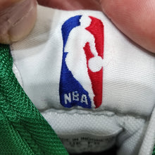 Carica l'immagine nel visualizzatore di Gallery, Adidas Originals Attitude Hi 'NBA Boston Celtics' (2008) *Pre-Owned*