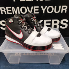 Cargar imagen en el visor de la galería, Nike Lebron 6 OG 'Bred' (2008) *Pre-Owned*