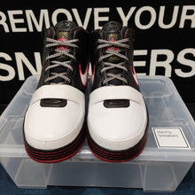 Cargar imagen en el visor de la galería, Nike Lebron 6 OG 'Bred' (2008) *Pre-Owned*
