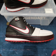 Cargar imagen en el visor de la galería, Nike Lebron 6 OG 'Bred' (2008) *Pre-Owned*