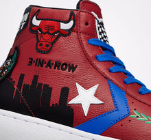 Carica l&#39;immagine nel visualizzatore di Gallery, Converse Pro Leather High x Chinatown Market x Jeff Hamilton &#39;Bulls&#39; (2021)
