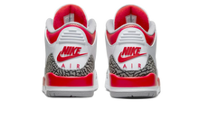 Cargar imagen en el visor de la galería, Air Jordan 3 Retro &#39;Fire Red&#39; (2022)
