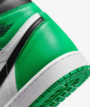 Cargar imagen en el visor de la galería, Air Jordan 1 Retro High OG &#39;Lucky Green&#39; (2023)
