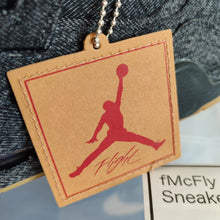 Cargar imagen en el visor de la galería, Air Jordan 4 Retro x Levi&#39;s (Levi&#39;s Tag) (2018) *Pre-Owned*
