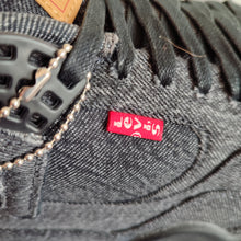 Charger l&#39;image dans la galerie, Air Jordan 4 Retro x Levi&#39;s (Levi&#39;s Tag) (2018) *Pre-Owned*
