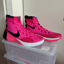 Charger l&#39;image dans la galerie, Nike Hyperdunk 2015 &#39;Think Pink&#39; (2015)
