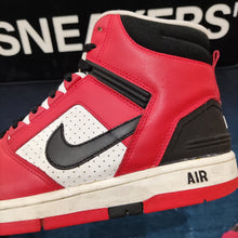 Lade das Bild in den Galerie-Viewer, Nike Air Force 2 High &#39;Chicago&#39; (43 EUR/9.5 US) (2003) *Pre-Owned*
