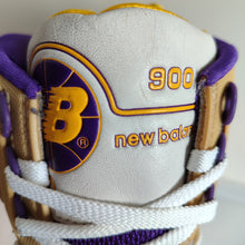 Carica l&#39;immagine nel visualizzatore di Gallery, New Balance BB900 James Worthy BB900PY (2006) *Pre-owned*
