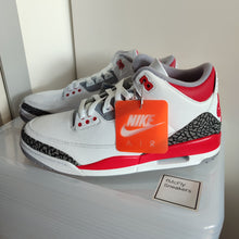 Cargar imagen en el visor de la galería, Air Jordan 3 Retro &#39;Fire Red&#39; (2022)
