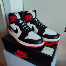 Cargar imagen en el visor de la galería, Air Jordan 1 High Retro OG &#39;Black Toe&#39; (2013) *Pre-Owned*
