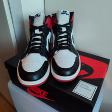 Cargar imagen en el visor de la galería, Air Jordan 1 High Retro OG &#39;Black Toe&#39; (2013) *Pre-Owned*
