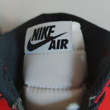 Cargar imagen en el visor de la galería, Air Jordan 1 High Retro OG &#39;Black Toe&#39; (2013) *Pre-Owned*
