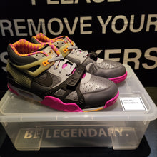 Lade das Bild in den Galerie-Viewer, Nike Air Trainer 3 &#39;Bo Knows Horse Racing&#39; (2014) *Pre-owned*
