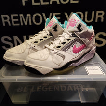 Load image into Gallery viewer, Nike Air Flight Lite Low (2014) *Pre-owned*
