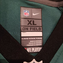 Carica l&#39;immagine nel visualizzatore di Gallery, Nike NFL Jersey Junior. Philadelphia Eagles. #11 Carson Wentz (2018) *Pre-Owned*
