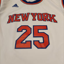 Cargar imagen en el visor de la galería, Adidas NBA Jersey. New York Knicks. #25 Derrick Rose (2016) *Pre-Owned*
