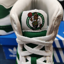 Cargar imagen en el visor de la galería, Adidas Originals Attitude Hi &#39;NBA Boston Celtics&#39; (2008) *Pre-Owned*
