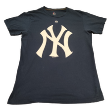 Cargar imagen en el visor de la galería, Majestic MLB New York Yankees (2016) *Pre-Owned*
